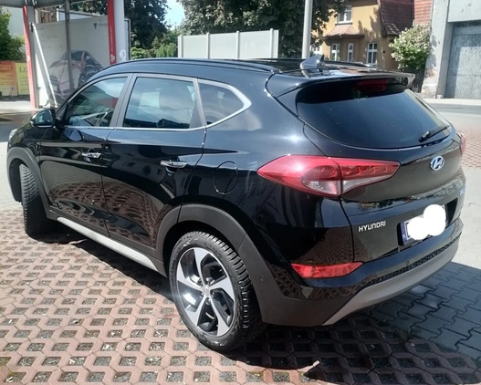 Hyundai Tucson cena 90900 przebieg: 96900, rok produkcji 2017 z Góra małe 121